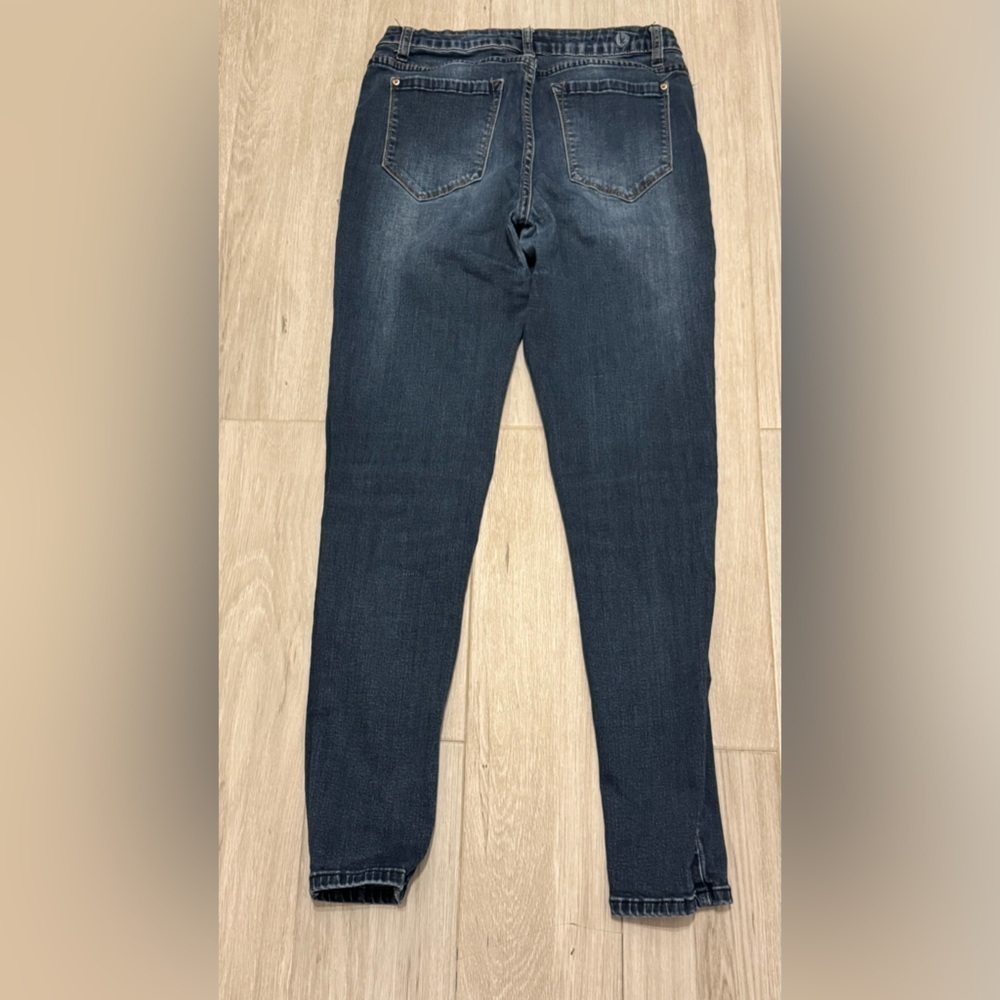 Kensie Denim Jeans with Faded Detail - Picture 2 of 4